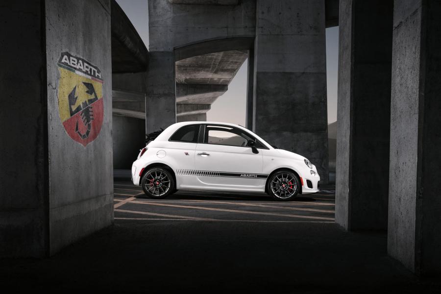  Abarth 500C 2013 года  (NA) (фото 43 из 46)